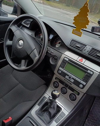 Volkswagen Passat cena 14500 przebieg: 269000, rok produkcji 2007 z Starachowice małe 29